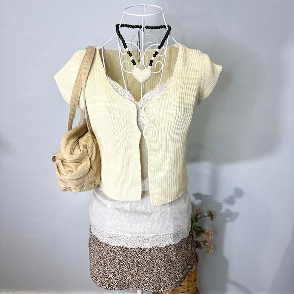 Gorgeous cream/ butter yellow bolero layering vest sweater knit top - Picture 2 of 6